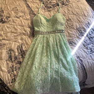 Greenish blue flower lace dress size 3 emerald sundae dress worn to homecoming